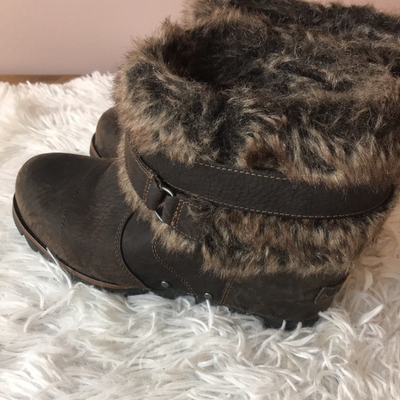 Sorel Leather Fur Boot - Picture 6 of 11